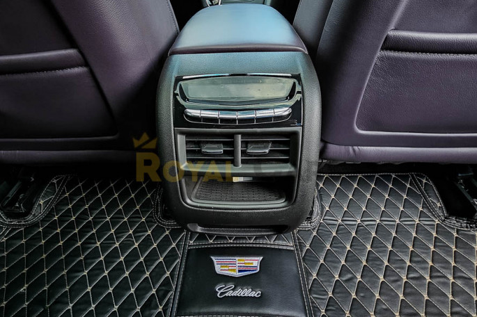 Cadillac XT5 - фото 1