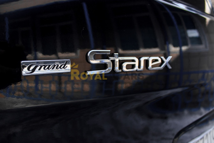 Hyundai Grand Starex (11 мест) - фото 1