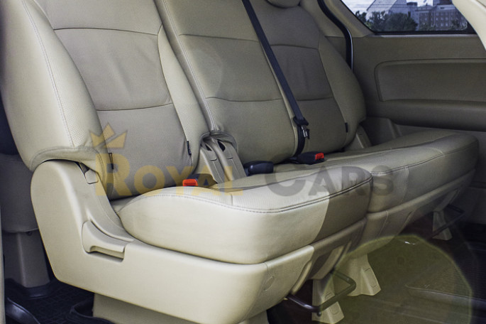 Hyundai H-1 (7 мест) - фото 1