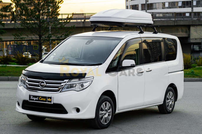 Nissan Serena C26 (6 мест) - фото 1