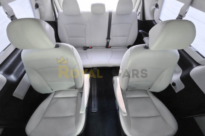 Hyundai Starex Urban (8 мест) - фото 1