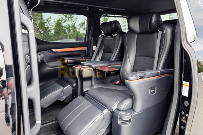 Toyota Alphard Executive Lounge (5 мест) - фото 1