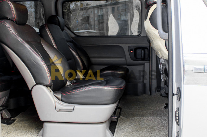 Hyundai Grand Starex (8 мест) - фото 1