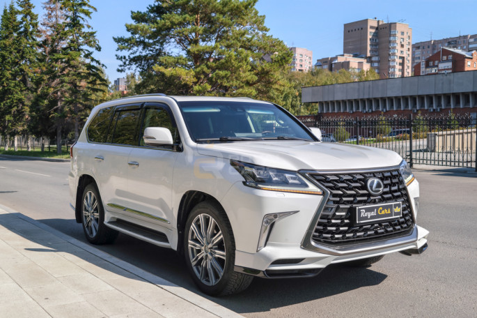 Lexus LX570 Luxury - фото 1
