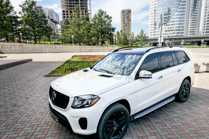Mercedes-Benz GLS 450 - фото 1