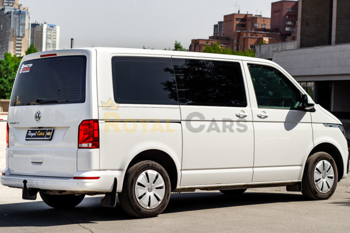Volkswagen Caravelle (8 мест) - фото 1