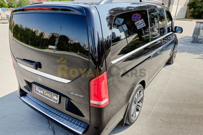 Mercedes-Benz V-class (6 мест) - фото 1