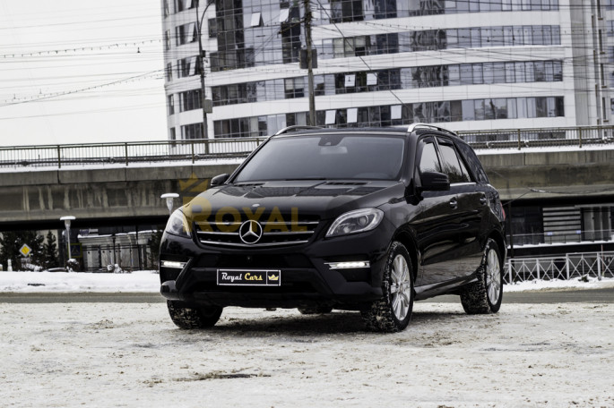 Mercedes-Benz ML 300 - фото 1