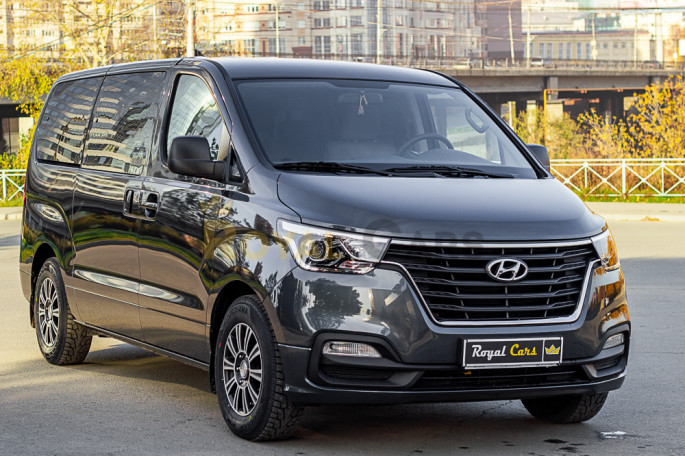 Hyundai H-1 Comfort+ (7 мест) - фото 1