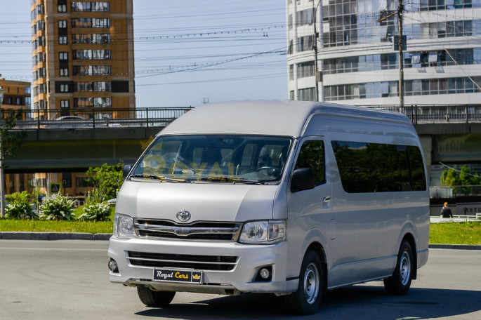 Toyota Hiace (11 мест) - фото 1