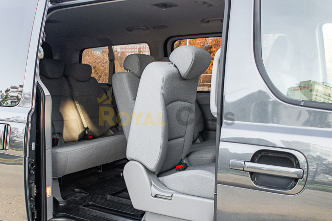Hyundai H-1 Comfort+ (7 мест) - фото 1