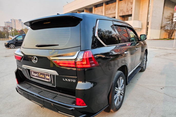 Lexus LX570 - фото 1