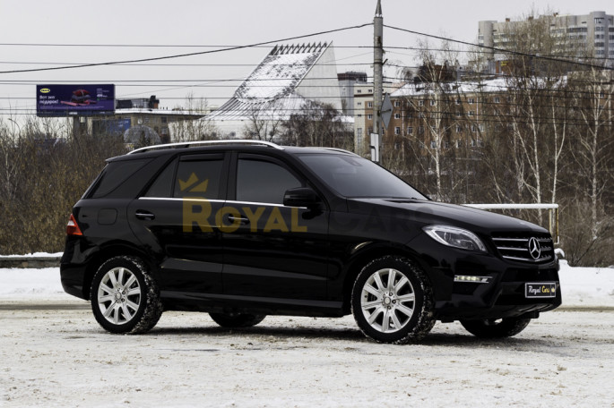 Mercedes-Benz ML 300 - фото 1