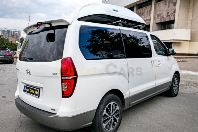 Hyundai Starex Urban (8 мест) - фото 1